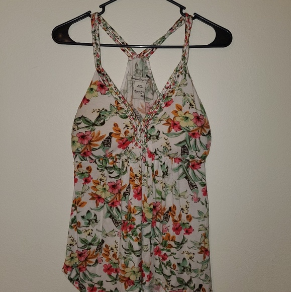 Floral Tank Top With Twisty Back - Picture 2 of 4